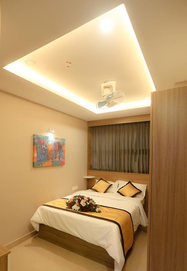 Hotel Emirates Kannangad Exterior foto